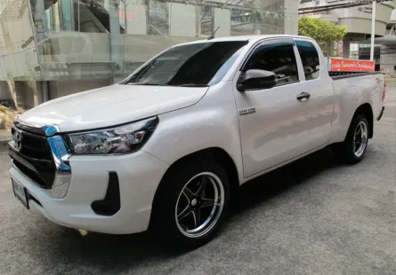 2021 TOYOTA REVO CAB 2.4 ENTRY เกียร์ธรรมดา สีขาว ล้อแม็ค วิ่งน้อย รถสวยสภาพใหม่ มือเดียว ฟรีดาวน์