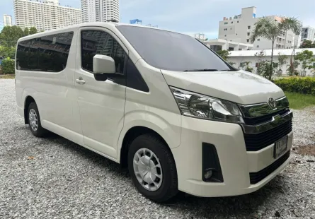 Toyota Hiace GL 2024 เบาะกัปตันสุดหรู 11 ที่นั่ง คุ้มค่า