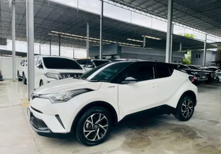TOYOTA CH-R 1.8 HV HI HYBRID 2019 รถสวย มือแรกออกห้าง สภาพพร้อมใช้ ไมล์น้อย TOP รับประกันตัวถังสวย