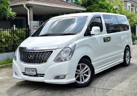Hyundai Grand starex 2.5 Vip 7 ที่นั่ง เครื่องยนต์: ดีเซล เกียร์: ออโต้  ปี : 2012 สี: ขาว