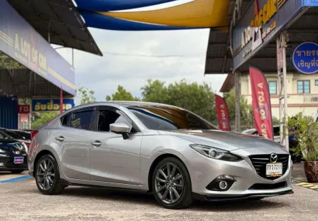 Mazda 3 2.0 S Hatchback ปี 2016 มือเดียวป้ายแดง ไม่เคยมีอุบัติเหตุ ไม่เคยเฉี่ยวชนแม้แต่น๊อตยังไม่เคย
