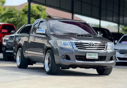 Toyota Hilux Vigo 2.5 E 2014 สีเทาสวยงามพร้อมใช้งาน