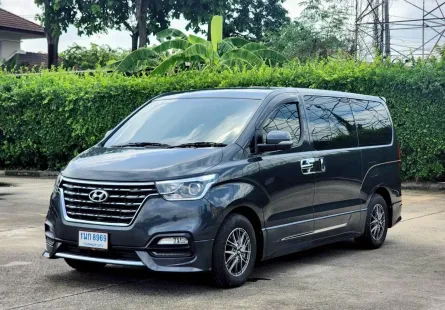 Hyundai H-1 2.5 Elite ปี 2020 รถบ้านสวยจัด ราคาดี ไมล์น้อย  