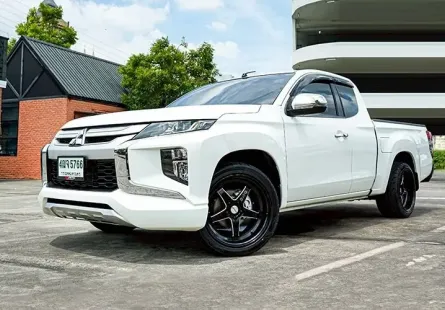 2022 Mitsubishi Triton 2.5 GLX Mega Cab