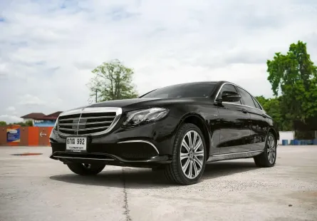 New !! Benz E350e Exclusive ปี 2017 สภาพสวยมาก มือเดียวป้ายแดง Option เต็ม ๆ ขับดีมาก ประหยัดสุด ๆ