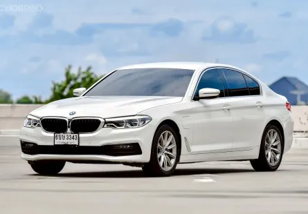 BMW 5 Series 530e Elite 2020 รถซีดานหรูปลั๊กอินไฮบริด