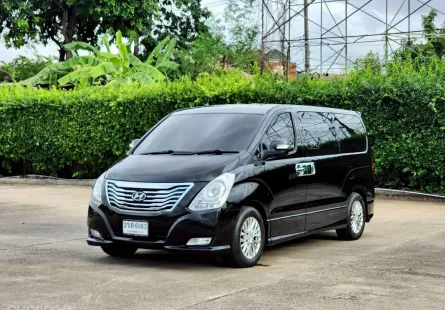 Hyundai Grand Starex 2.5 VIP 2015 ไมล์น้อย มือเดียวป้ายแดง 