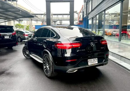 2019 Mercedes-Benz GLC-Class รถเก๋ง 4 ประตู 