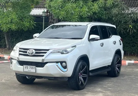 TOYOTA FORTUNER 2.4 V 2WD ปี 2017 สีขาวมุก