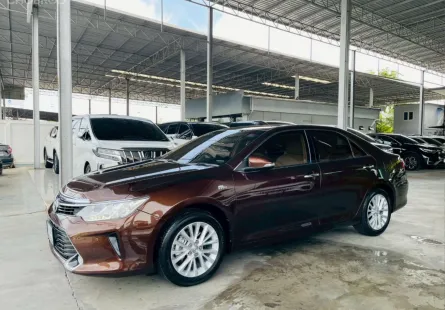 TOYOTA CAMRY 2.5 G ปี 2017 รถสวย มือแรกออกห้าง สภาพพร้อมใช้ ไมล์น้อย TOP สุด รับประกันตัวถังสวย