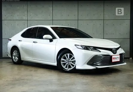2020 Toyota CAMRY 2.0 G Sedan AT ไมล์แท้ 4 หมื่น (วิ่งน้อย) รถมือแรกจากป้ายแดง สีขาวยอดนิยม B2056