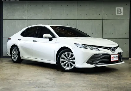 2020 Toyota CAMRY 2.5 Hybrid Sedan AT ไมล์แท้เฉลี่ยน้อยมาก รถมือเเรกจากป้ายเเดง สีขาวยอดนิยม B5740