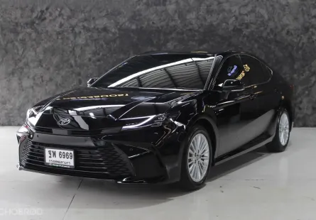 Toyota Camry 2.5 HEV SMART 2025 รถมือสอง สวยสุด ไมล์น้อยเพียง 18,000 กม. 