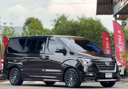 HYUNDAI H1 2.5 ปี2020 ออกใช้งานปี 2021สภาพใหม่แบบตะโกน โคตระใหม่ ไมล์ 5 หมื่นแท้ๆๆ ประวัติเข้าศูนย์ค