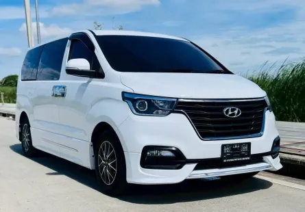 Hyundai H-1 2.5 Elite NS ปี 2022 รถตู้สภาพดี ไมล์น้อย 