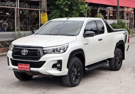 2019 Toyota Hilux Revo 2.4 Rocco Prerunner รถกระบะ ผ่อน 10,000/84 งวด