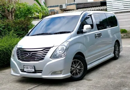  Hyundai Grand starex 2.5 Vip 7 ที่นั่ง เครื่องยนต์ดีเซล เกียร์ออโต้  ปี 2011 สีเทา