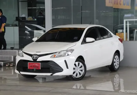 Toyota VIOS 1.5 J ปี 2017 ไมล์แท้6x,xxxโล เข้าศูนย์ตลอด รถบ้านมือเดียว ไม่เคยติดแก๊สแน่นอน ออกรถ0บาท