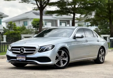 2020 Mercedes-Benz E-Class 2.0 E220d รถเก๋ง 4 ประตู รถบ้านมือเดียว 