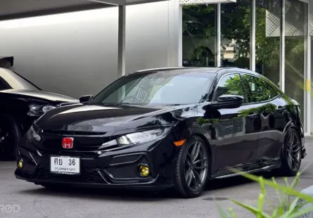 Honda Civic FK Hatchback 1.5 i-VTEC Turbo ปี 2017 รถสวยไมล์น้อย มือเดียวป้ายแดง  
