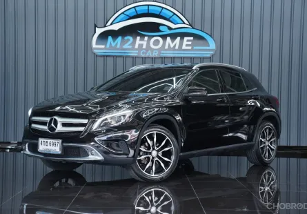 MERCEDES-BENZ GLA 200 Urban AT ปี 2015 สี ดำ
