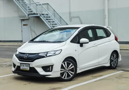 Honda Jazz 1.5 S AT สีขาว ปี 2016