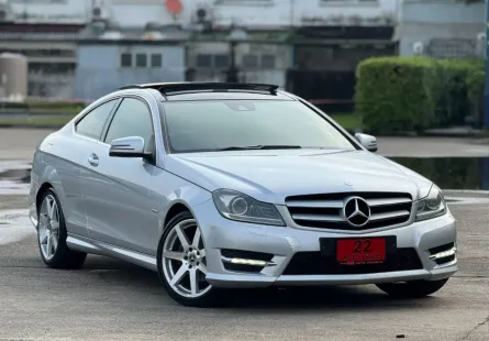 Mercedes-Benz C-Class 1.8 C180 2ประตู ภายในสีแดง หลังคาแก้ว สภาพสวยๆ 