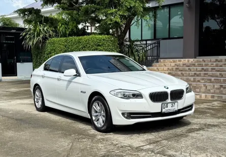 2013 BMW 520D F10 รถมือเดียวออกป้ายแดง รถวิ่งน้อย เข้าศูนย์ทุกระยะ รถไม่เคยมีอุบัติเหตุครับ