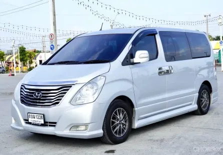  Hyundai Grand starex 2.5 Vip 7 ที่นั่ง เครื่องยนต์ดีเซล เกียร์ออโต้  ปี 2011 สีเทา