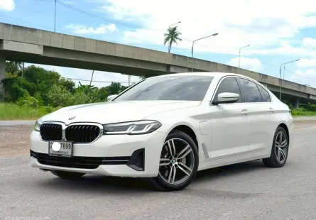 BMW 530e Plug-in Hybrid elite Lci ปี 2021 แท้ สีขาว
