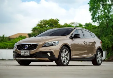 Volvo V40 Cross Country 2.0 T5 ปี 2014 สภาพสวยมากๆ รถพร้อมใช้งาน ไม่ชนหนัก