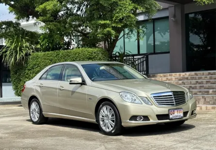 2011 BENZ E200 CGI ( รถมือเดียวออกป้ายแดง ) รถวิ่งน้อย เข้าศูนย์ตามระยะ ไม่เคยมีอุบัติเหตุครับ 