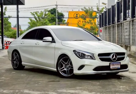 2017 Mercedes-Benz CLA-Class 1.6 CLA200 รถเก๋ง 4 ประตู ฟรีดาวน์ รถสวย ไมล์น้อย 