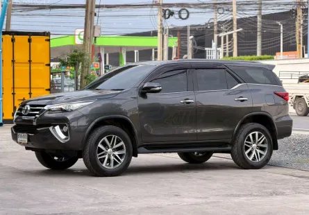 2015 Toyota Fortuner 2.4 V SUV ออกรถฟรี
