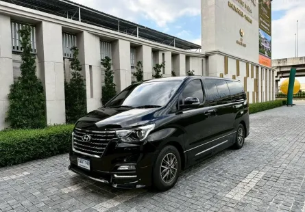 Hyundai H-1 2.5 Elite 2018 เลขไมล์ต่ำเพียง 30,000 กม. รถบ้านมือเดียว ป้ายแดง  