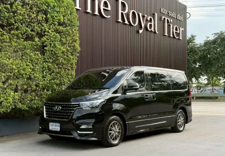 Hyundai H-1 2.5 Deluxe 2021  รถบ้านมือเดียว สวยมาก ไมล์น้อย 