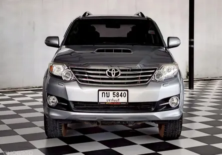 TOYOTA FORTUNER 3.0 V.CHAMP.4WD.ภายในสีดำ เกียร์ออโต้ ปี 2015
