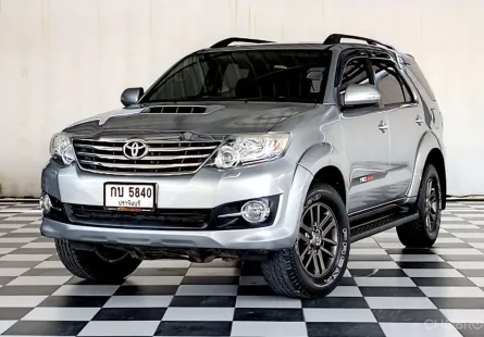 TOYOTA FORTUNER 3.0 V.CHAMP.4WD.ภายในสีดำ เกียร์ออโต้ ปี 2015