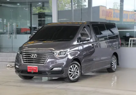 Hyundai H-1 2.5 Elite ปี 2020 ไมล์น้อยเข้าศูนย์ตลอด รถบ้านแท้ๆ สวยเดิมทั้งคันรับประกัน ออกรถ0บาท