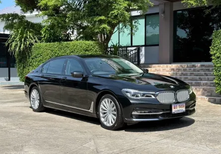 2017 BMW SERIES7 740LI G12 รถมือเดียวออกป้ายแดง รถวิ่งน้อย เข้าศูนย์ทุกระยะ ไม่เคยมีอุบัติเหตุครับ