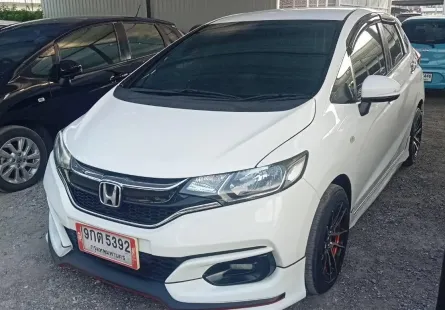 2019 Honda JAZZ 1.5 i-VTEC รถเก๋ง 5 ประตู ฟรีดาวน์