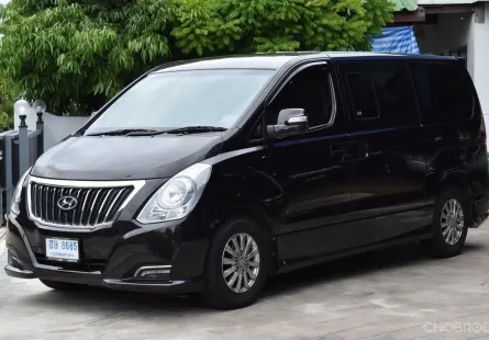 Hyundai H1 Delux  ปี 2018 วิ่ง 12*,*** กม เครื่องยนต์ ดีเซล เทอโบแปรผัน ขนาด 2.5 ลิตร