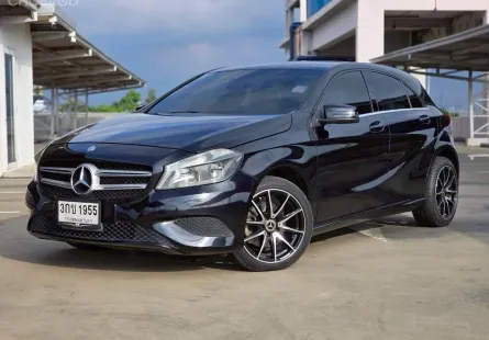 MERCEDES-BENZ A180 1.6 Style 2014