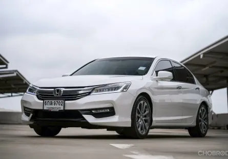 Honda Accord 2.0 EL ปี 2017 รถมือเดียว ป้ายแดง