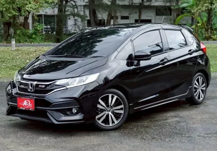 HONDA JAZZ 1.5 RS ปี2017 (mnc) A/T สีดำ