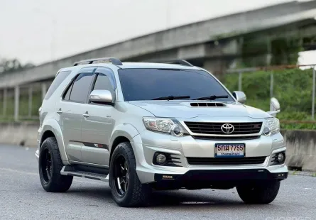 Toyota Fortuner 3.0 V ดีเซล 4x4 ปี 2012