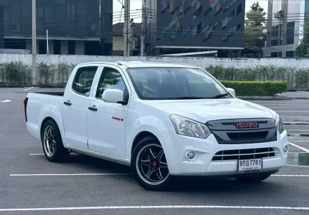 ISUZU D-MAX CAB-4 1.9 Ddi S เกียร์ M/T สีขาว ปี2019 จด 19 แท้  ไมล์น้อย 