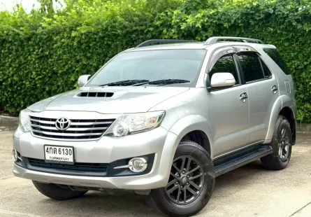 Toyota Fortuner 3.0 V 2015 สภาพสวยพร้อมใช้งาน  ประวัติศูนย์  ไมล์แท้  