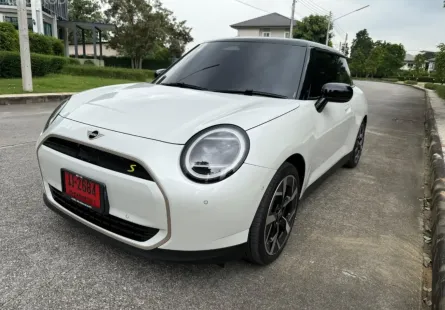 2024 Mini Cooper SE Cooper SE 32.6 kWh รถเก๋ง 2 ประตู เจ้าของขายเอง รถสวย ไมล์น้อย 800 km. 