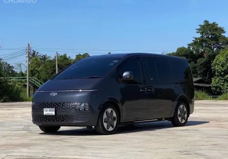 Hyundai Staria 2.2 SEL ปี 2022 เลขไมล์น้อย 21,xxx km มือเดียวป้ายแดง  ประวัติดี  
